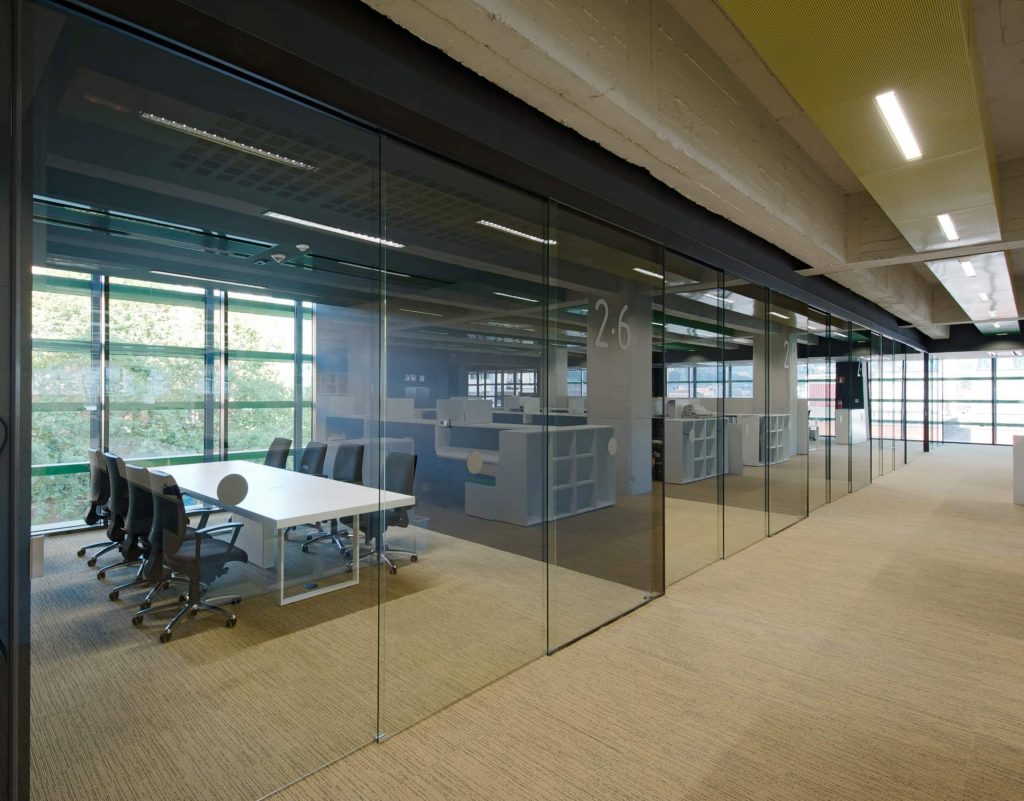 frameless-glass-office